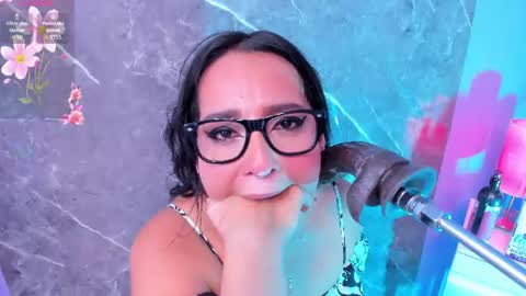 leticia  online show from 07-11-26, 08:22