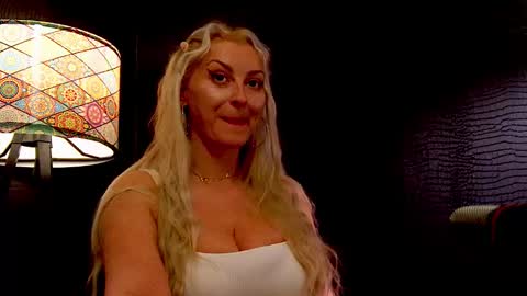 Snapshot of leticiareys chatting on 01-17-26, 06:11 leticiareys online show from 01-17-26, 06:11