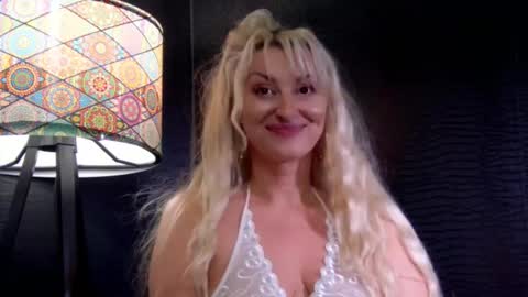 Snapshot of leticiareys chatting on 03-06-26, 02:02 leticiareys online show from 03-06-26, 02:02