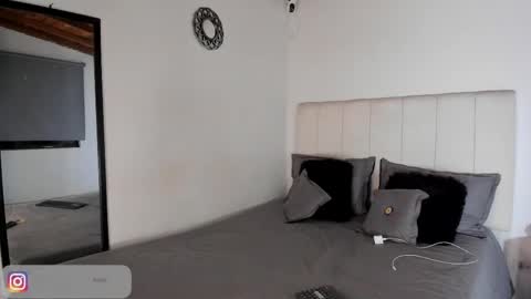 Leticia online show from 10-16-25, 02:12