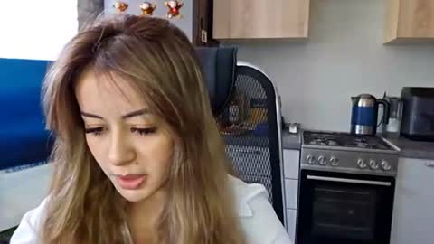 Snapshot of letitiamagett chatting on 07-02-26, 11:05 Emily online show from 07-02-26, 11:05
