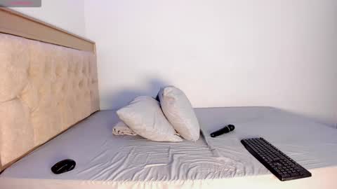 Letizia online show from 03-20-26, 08:08