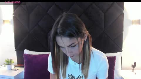 letiziia online show from 05-25-26, 07:42