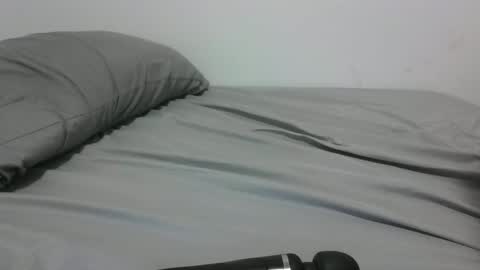 lets_play143 online show from 01-02-25, 08:28