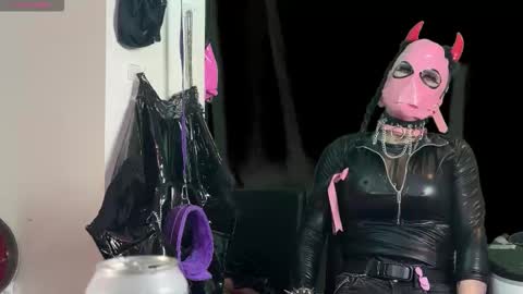 Snapshot of letsdoitbabez chatting on 09-14-25, 11:31 Julian Mask online show from 09-14-25, 11:31