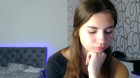 Snapshot of lette_emily chatting on 10-13-25, 11:32 Emily online show from 10-13-25, 11:32