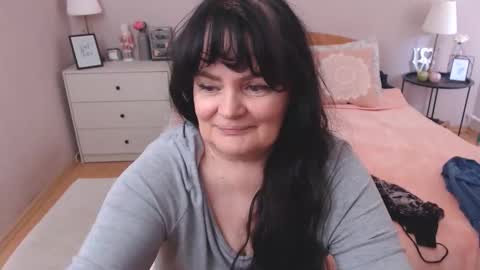 Snapshot of leveme2night chatting on 05-05-26, 12:13 Mary online show from 05-05-26, 12:13