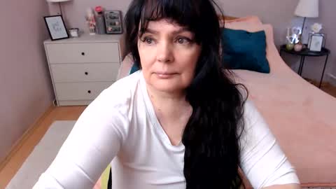 Snapshot of leveme2night chatting on 05-29-26, 12:36 Mary online show from 05-29-26, 12:36