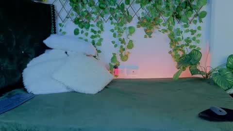 Levi  online show from 11-18-25, 08:57