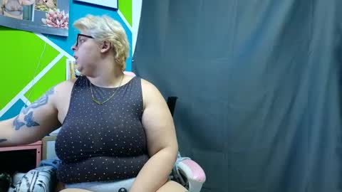 Snapshot of lexi2810 chatting on 01-10-25, 07:46 Lexi und Lex online show from 01-10-25, 07:46