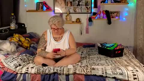 Snapshot of lexi2810 chatting on 01-12-25, 07:31 Lexi und Lex online show from 01-12-25, 07:31