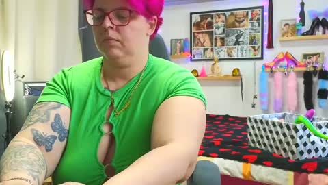 Snapshot of lexi2810 chatting on 02-25-25, 07:09 Lexi und Lex online show from 02-25-25, 07:09