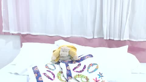 Snapshot of lexi_bloom chatting on 02-02-25, 02:13 Gabrielle online show from 02-02-25, 02:13