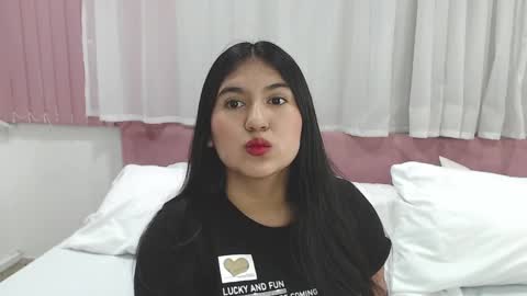 Snapshot of lexi_bloom chatting on 02-09-25, 11:25 Gabrielle online show from 02-09-25, 11:25