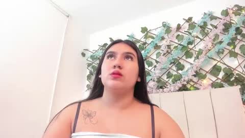 Snapshot of lexi_bloom chatting on 10-02-25, 10:33 Gabrielle online show from 10-02-25, 10:33