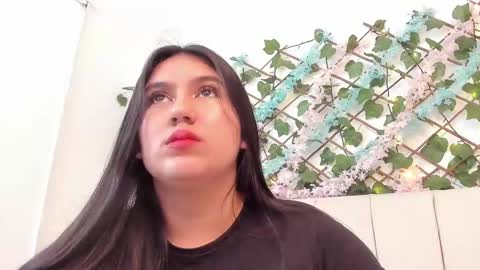 Snapshot of lexi_bloom chatting on 10-05-25, 10:35 Gabrielle online show from 10-05-25, 10:35