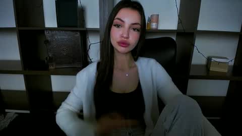 Alexia online show from 01-18-25, 02:33