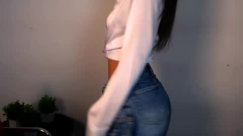 Snapshot of lexi_jos chatting on 05-30-26, 12:57 Alexia online show from 05-30-26, 12:57