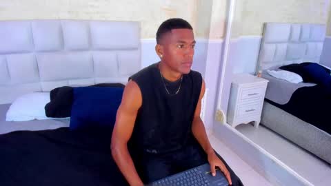 Snapshot of lexianddeker chatting on 09-30-25, 04:56 Lexi  Derek online show from 09-30-25, 04:56