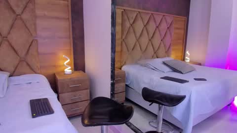 Snapshot of lexianddeker chatting on 10-15-25, 07:03 Lexi  Derek online show from 10-15-25, 07:03