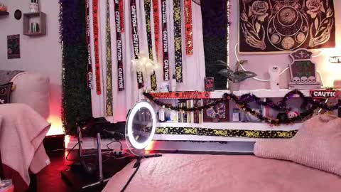 Lexi Smith online show from 10-29-25, 09:55