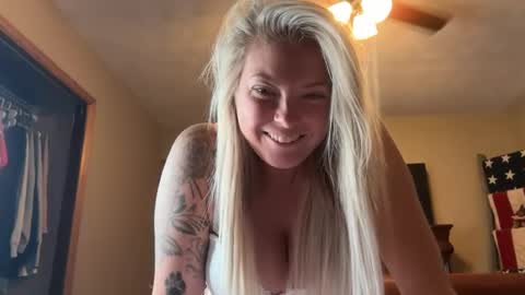Lexi  online show from 06-24-26, 09:25