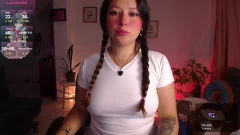 Lexie Thompson   8pm  0000am -5 online show from 01-18-25, 03:42