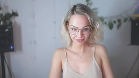 Snapshot of lexie_wild chatting on 12-10-24, 11:43 Lexie online show from 12-10-24, 11:43