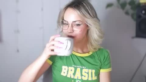 Snapshot of lexie_wild chatting on 01-09-25, 08:03 Lexie online show from 01-09-25, 08:03