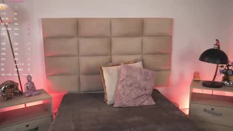 Lexie  online show from 11-12-25, 11:43