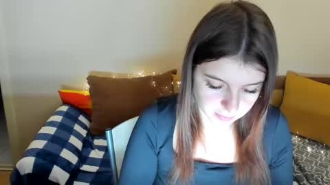 Snapshot of lexiluxlov chatting on 12-18-25, 01:28 Elisabeth online show from 12-18-25, 01:28