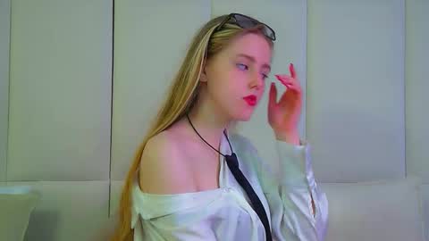 Lexi online show from 09-30-25, 08:19