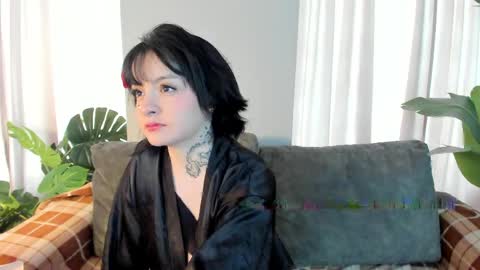 lexirouge           online show from 05-12-26, 09:56