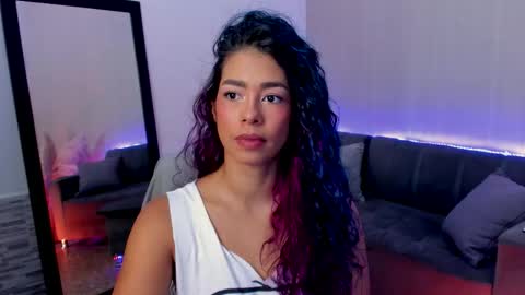 Snapshot of lexy_fox2 chatting on 09-22-25, 01:29 Lexy online show from 09-22-25, 01:29