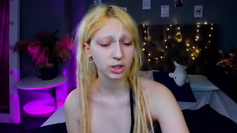Snapshot of lexy_woorhez chatting on 02-24-25, 01:31 Lexy online show from 02-24-25, 01:31