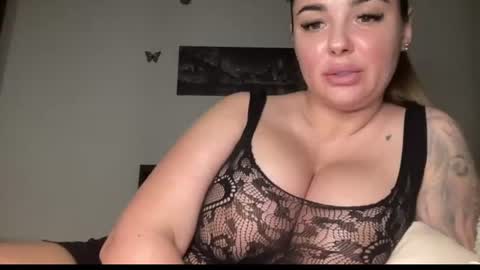 Snapshot of lexyswetty chatting on 07-10-26, 05:59 Lexyswetty online show from 07-10-26, 05:59