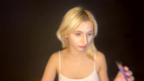 Snapshot of leyasaolee chatting on 11-26-25, 05:58 Leya online show from 11-26-25, 05:58