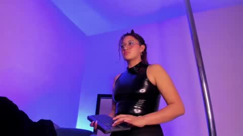   online show from 01-11-25, 10:08