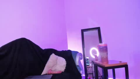   online show from 01-12-25, 05:24