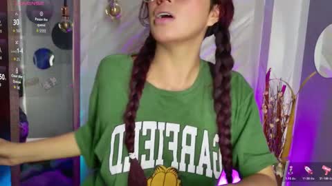 Snapshot of leyla_collinss chatting on 02-08-26, 02:15 Leyla online show from 02-08-26, 02:15