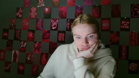 Leyla online show from 09-27-25, 06:18