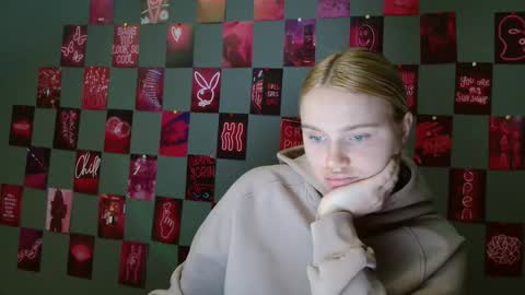 Leyla online show from 09-30-25, 06:40