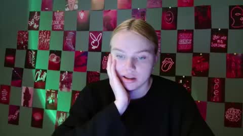 Leyla online show from 10-01-25, 06:41