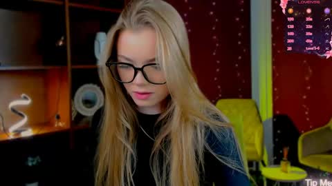 leyla_sexi online show from 04-25-26, 01:41