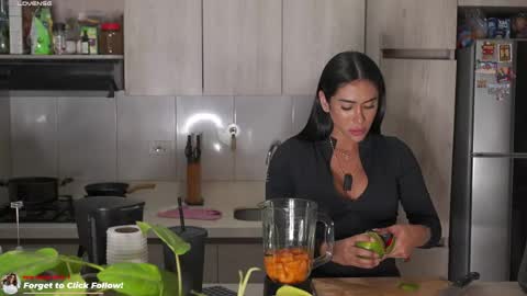 Snapshot of leyla_steel chatting on 05-07-26, 01:22 INSTA leylasteel model online show from 05-07-26, 01:22