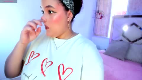 Snapshot of leyla_zr chatting on 05-29-26, 05:44 leyla_zr online show from 05-29-26, 05:44
