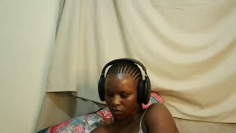 leylacuty13 online show from 03-19-26, 10:03