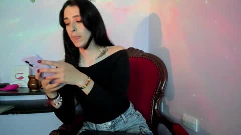 Leyna online show from 02-25-25, 12:03