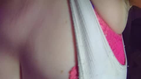 Snapshot of leysun7777 chatting on 11-25-25, 04:01 Leysun7 online show from 11-25-25, 04:01