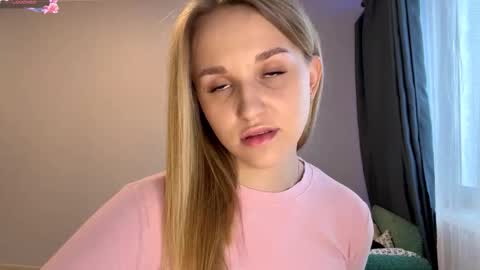 Mia online show from 11-27-25, 12:18